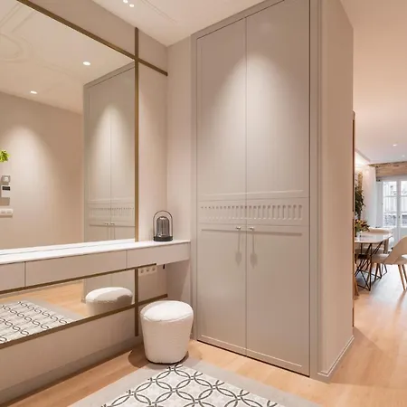 Apartment Housingcoruna Real58 *