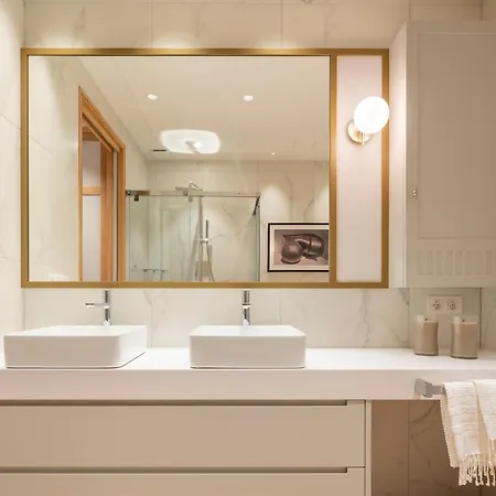 Housingcoruna Real58 * A Coruna