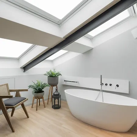 Apartment Housingcoruna Real58 *