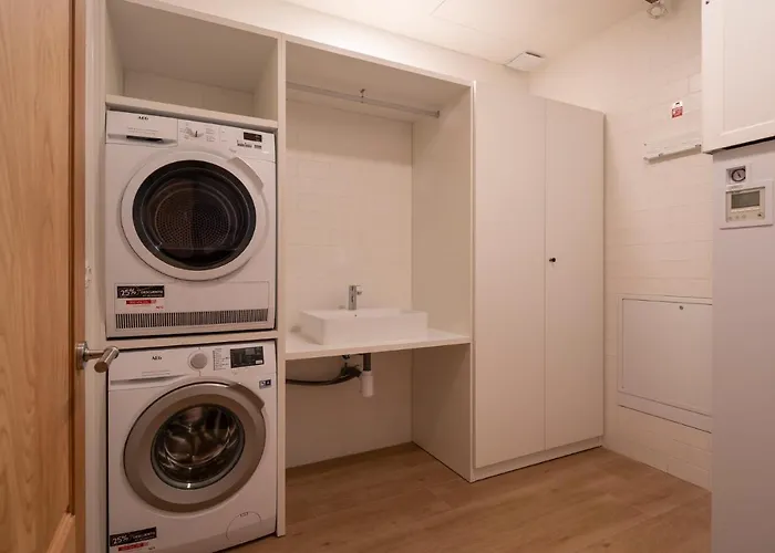 Housingcoruna Real58 *