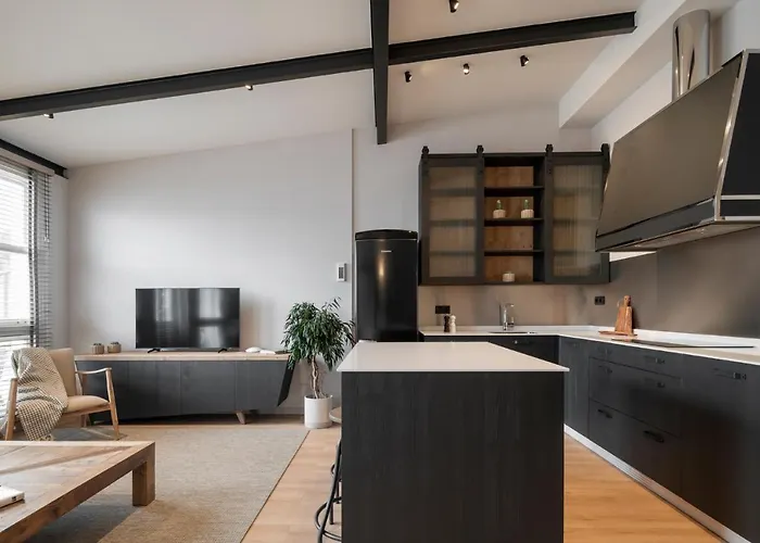 Apartment Housingcoruna Real58 *